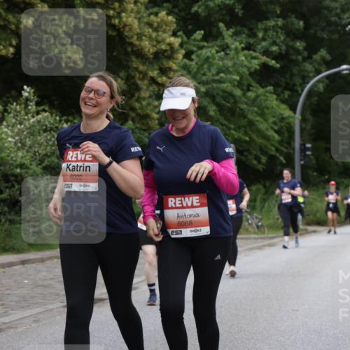 14.06.2026 - REWE Women's Run Jannik Wohlers http://msf.ph/oto/9800520 14.06.2026 11:03:57 Laufen 6022, 57, 6068 meine-sportfotos.de