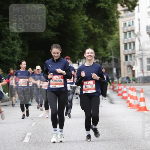 14.06.2026 - REWE Women's Run Jannik Wohlers http://msf.ph/oto/9800529 14.06.2026 11:04:00 Laufen 7, 5267, 5323 meine-sportfotos.de