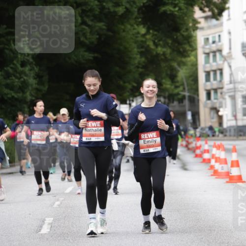 14.06.2026 - REWE Women's Run Jannik Wohlers http://msf.ph/oto/9800530 14.06.2026 11:04:00 Laufen 5267, 57, 5323, 7 meine-sportfotos.de