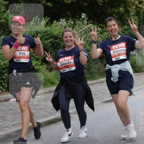 14.06.2026 - REWE Women's Run Jannik Wohlers http://msf.ph/oto/9800579 14.06.2026 11:04:09 Laufen 5040, 57, 5042, 51, 5043, 7 meine-sportfotos.de