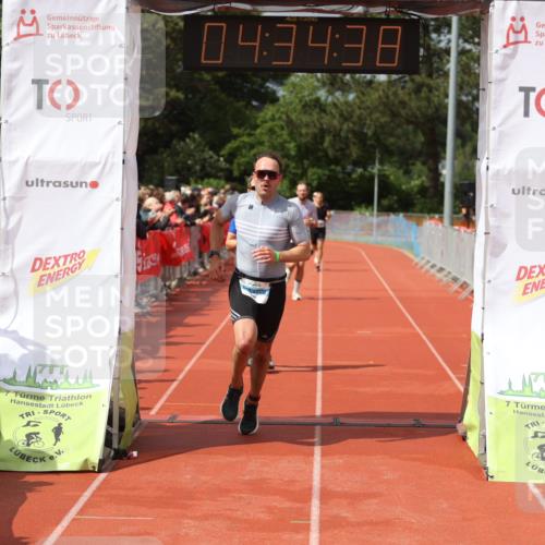 14.06.2026 - 7 Türme Triathlon Andreas Tolksdorf http://msf.ph/oto/9800594 14.06.2026 15:34:36 Ziel 923, 1086, 1096 meine-sportfotos.de