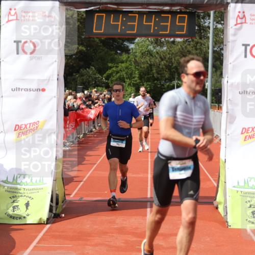 14.06.2026 - 7 Türme Triathlon Andreas Tolksdorf http://msf.ph/oto/9800601 14.06.2026 15:34:38 Ziel 923, 951, 1007, 1086, 1096 meine-sportfotos.de
