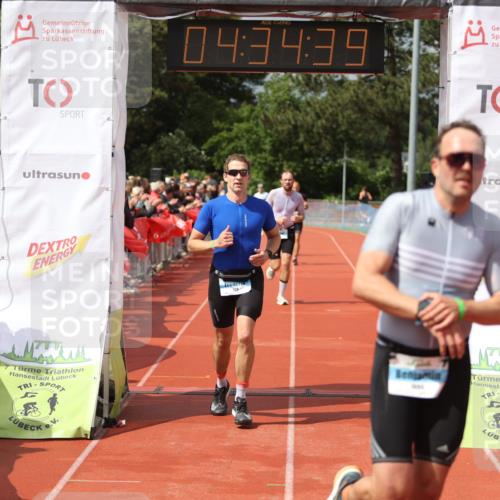 14.06.2026 - 7 Türme Triathlon Andreas Tolksdorf http://msf.ph/oto/9800604 14.06.2026 15:34:38 Ziel 923, 951, 1007, 1086, 1096 meine-sportfotos.de