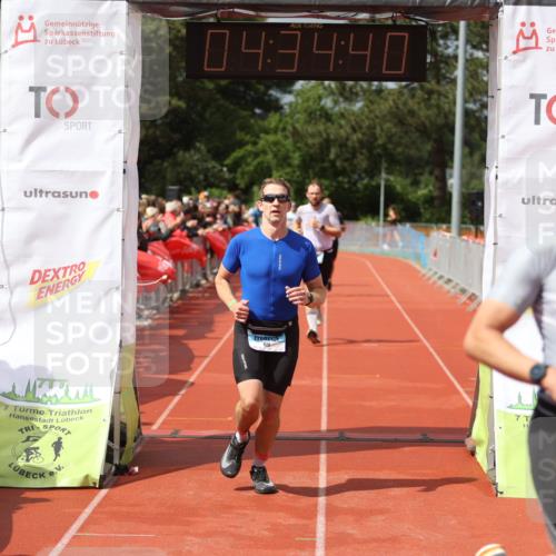 14.06.2026 - 7 Türme Triathlon Andreas Tolksdorf http://msf.ph/oto/9800608 14.06.2026 15:34:38 Ziel 923, 951, 1007, 1086, 1096 meine-sportfotos.de