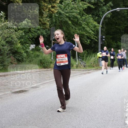14.06.2026 - REWE Women's Run Jannik Wohlers http://msf.ph/oto/9800747 14.06.2026 11:04:39 Laufen 5302, 657 meine-sportfotos.de