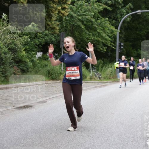 14.06.2026 - REWE Women's Run Jannik Wohlers http://msf.ph/oto/9800748 14.06.2026 11:04:39 Laufen 5302, 7 meine-sportfotos.de