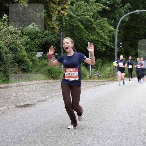 14.06.2026 - REWE Women's Run Jannik Wohlers http://msf.ph/oto/9800750 14.06.2026 11:04:39 Laufen 5302, 7 meine-sportfotos.de