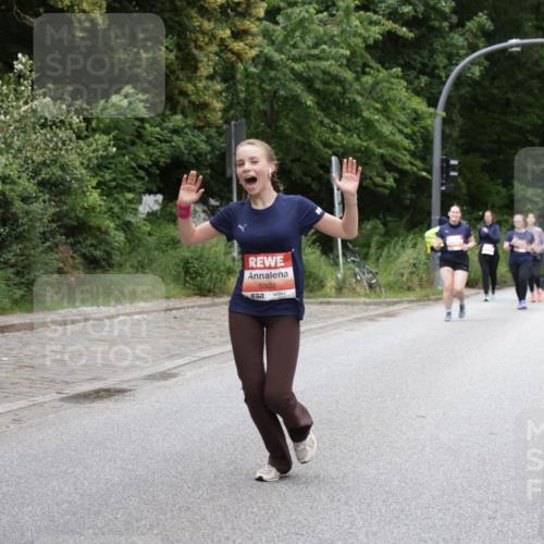 14.06.2026 - REWE Women's Run Jannik Wohlers http://msf.ph/oto/9800751 14.06.2026 11:04:39 Laufen 5302 meine-sportfotos.de