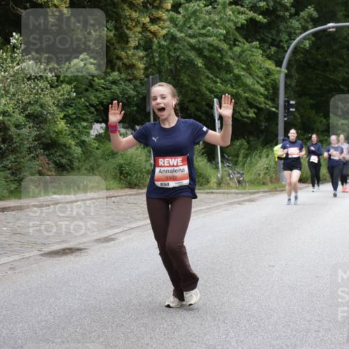 14.06.2026 - REWE Women's Run Jannik Wohlers http://msf.ph/oto/9800753 14.06.2026 11:04:39 Laufen 5302, 657 meine-sportfotos.de