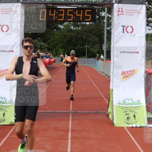 14.06.2026 - 7 Türme Triathlon Andreas Tolksdorf http://msf.ph/oto/9800756 14.06.2026 15:35:44 Ziel 963, 987 meine-sportfotos.de