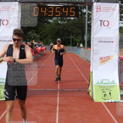 14.06.2026 - 7 Türme Triathlon Andreas Tolksdorf http://msf.ph/oto/9800759 14.06.2026 15:35:44 Ziel 963, 987 meine-sportfotos.de