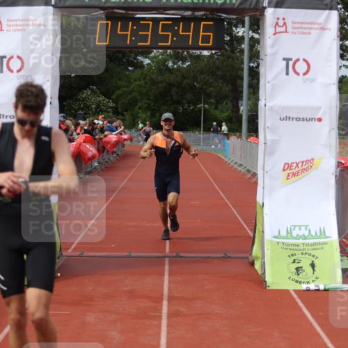14.06.2026 - 7 Türme Triathlon Andreas Tolksdorf http://msf.ph/oto/9800762 14.06.2026 15:35:44 Ziel 963, 987 meine-sportfotos.de