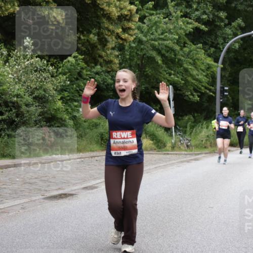 14.06.2026 - REWE Women's Run Jannik Wohlers http://msf.ph/oto/9800763 14.06.2026 11:04:39 Laufen 5302, 7 meine-sportfotos.de