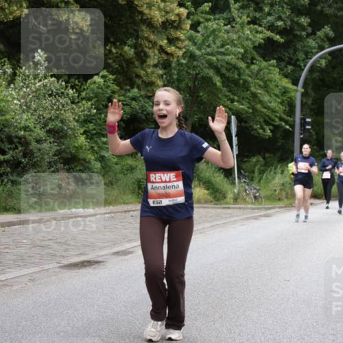 14.06.2026 - REWE Women's Run Jannik Wohlers http://msf.ph/oto/9800764 14.06.2026 11:04:39 Laufen 5302, 7 meine-sportfotos.de