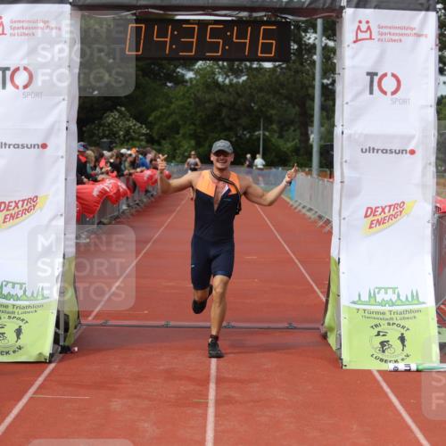 14.06.2026 - 7 Türme Triathlon Andreas Tolksdorf http://msf.ph/oto/9800769 14.06.2026 15:35:45 Ziel 963, 987 meine-sportfotos.de