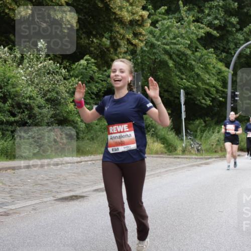 14.06.2026 - REWE Women's Run Jannik Wohlers http://msf.ph/oto/9800770 14.06.2026 11:04:39 Laufen 5302, 657 meine-sportfotos.de
