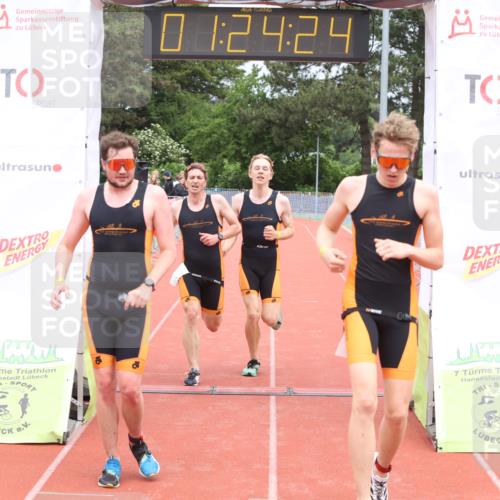 14.06.2026 - 7 Türme Triathlon Andreas Tolksdorf http://msf.ph/oto/9801706 14.06.2026 11:54:23 Ziel 424, 436, 437, 438, 439 meine-sportfotos.de