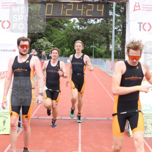 14.06.2026 - 7 Türme Triathlon Andreas Tolksdorf http://msf.ph/oto/9801713 14.06.2026 11:54:24 Ziel 424, 436, 437, 438, 439 meine-sportfotos.de