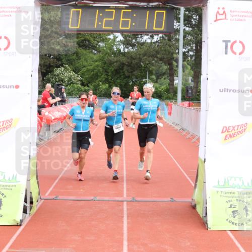 14.06.2026 - 7 Türme Triathlon Andreas Tolksdorf http://msf.ph/oto/9801772 14.06.2026 11:56:09 Ziel 416, 417, 418, 419, 479, 480, 482 meine-sportfotos.de
