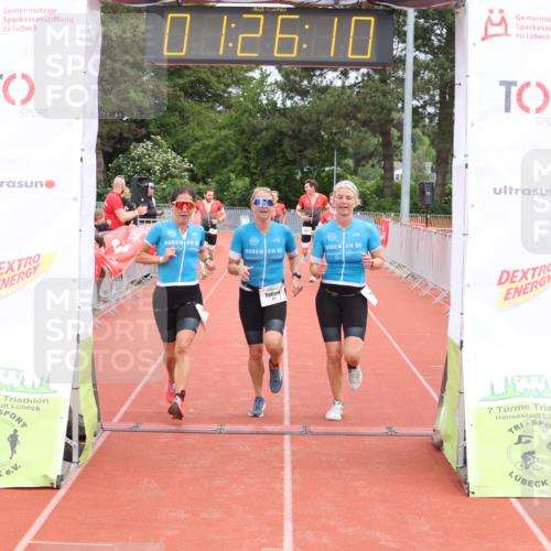 14.06.2026 - 7 Türme Triathlon Andreas Tolksdorf http://msf.ph/oto/9801780 14.06.2026 11:56:09 Ziel 416, 417, 418, 419, 479, 480, 482 meine-sportfotos.de