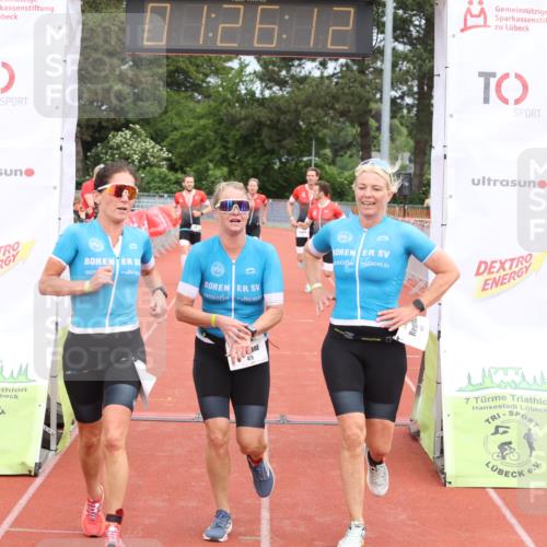 14.06.2026 - 7 Türme Triathlon Andreas Tolksdorf http://msf.ph/oto/9801797 14.06.2026 11:56:10 Ziel 416, 417, 418, 419, 479, 480, 482 meine-sportfotos.de