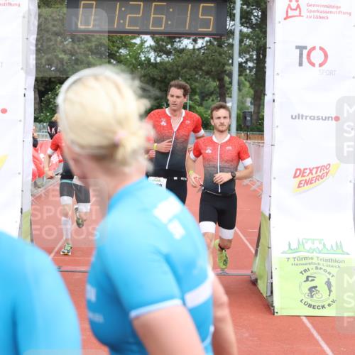 14.06.2026 - 7 Türme Triathlon Andreas Tolksdorf http://msf.ph/oto/9801804 14.06.2026 11:56:14 Ziel 416, 417, 418, 419, 479, 480, 482 meine-sportfotos.de