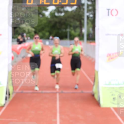 14.06.2026 - 7 Türme Triathlon Andreas Tolksdorf http://msf.ph/oto/9801821 14.06.2026 11:56:32 Ziel 504, 505, 506 meine-sportfotos.de