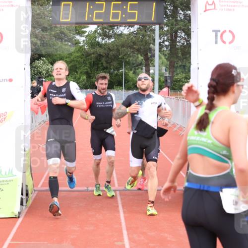 14.06.2026 - 7 Türme Triathlon Andreas Tolksdorf http://msf.ph/oto/9801839 14.06.2026 11:56:50 Ziel 410, 411, 412, 414 meine-sportfotos.de