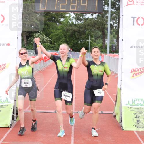 14.06.2026 - 7 Türme Triathlon Andreas Tolksdorf http://msf.ph/oto/9801892 14.06.2026 11:58:40 Ziel 487, 488, 489, 503 meine-sportfotos.de