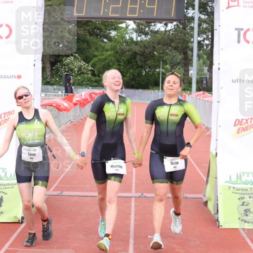 14.06.2026 - 7 Türme Triathlon Andreas Tolksdorf http://msf.ph/oto/9801896 14.06.2026 11:58:41 Ziel 487, 488, 489, 503 meine-sportfotos.de