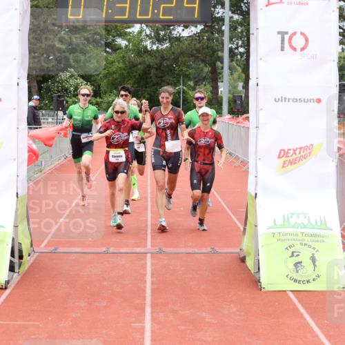 14.06.2026 - 7 Türme Triathlon Andreas Tolksdorf http://msf.ph/oto/9801975 14.06.2026 12:00:23 Ziel 450, 451, 452, 453, 475, 476, 477 meine-sportfotos.de