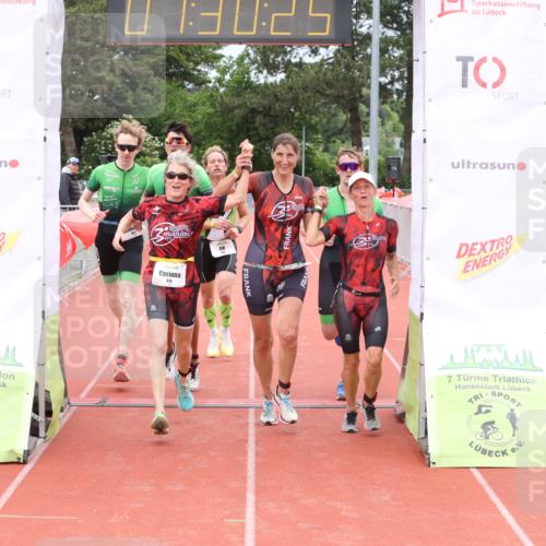 14.06.2026 - 7 Türme Triathlon Andreas Tolksdorf http://msf.ph/oto/9801984 14.06.2026 12:00:24 Ziel 450, 451, 452, 453, 475, 476, 477 meine-sportfotos.de