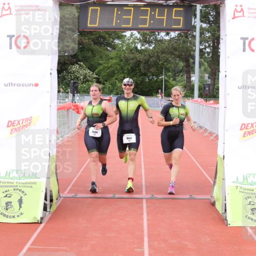 14.06.2026 - 7 Türme Triathlon Andreas Tolksdorf http://msf.ph/oto/9802059 14.06.2026 12:03:45 Ziel 531, 532, 533 meine-sportfotos.de
