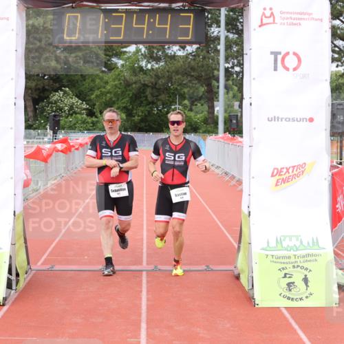 14.06.2026 - 7 Türme Triathlon Andreas Tolksdorf http://msf.ph/oto/9802095 14.06.2026 12:04:42 Ziel 426, 427 meine-sportfotos.de