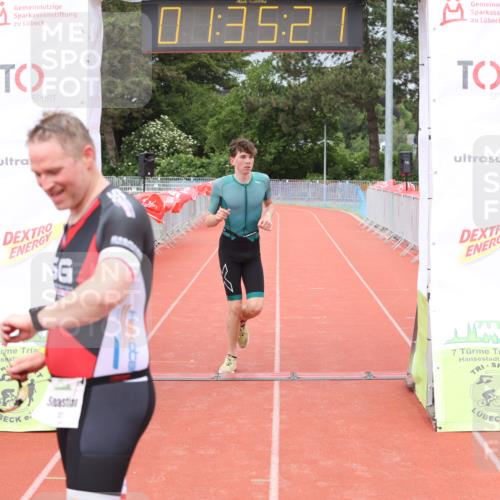 14.06.2026 - 7 Türme Triathlon Andreas Tolksdorf http://msf.ph/oto/9802119 14.06.2026 12:05:21 Ziel 454 meine-sportfotos.de