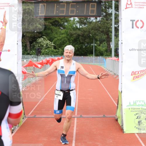 14.06.2026 - 7 Türme Triathlon Andreas Tolksdorf http://msf.ph/oto/9802165 14.06.2026 12:06:18 Ziel 447 meine-sportfotos.de