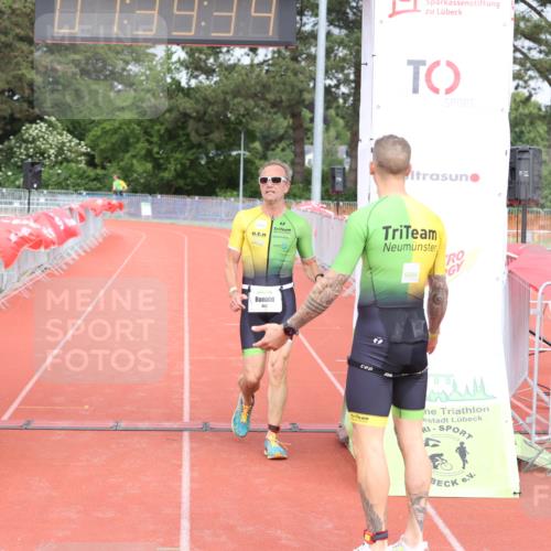 14.06.2026 - 7 Türme Triathlon Andreas Tolksdorf http://msf.ph/oto/9802241 14.06.2026 12:09:33 Ziel 461, 462, 463 meine-sportfotos.de