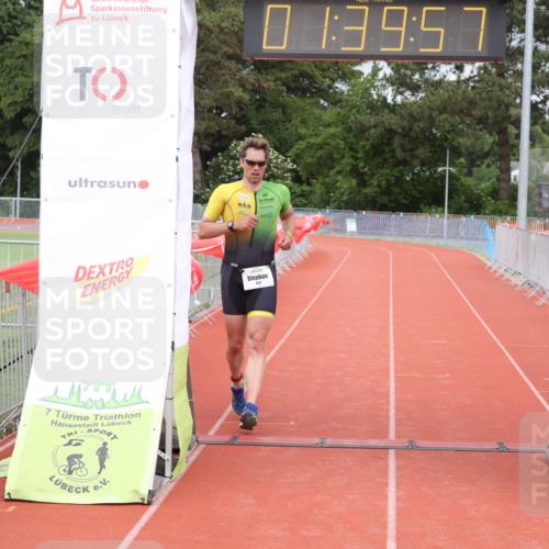 14.06.2026 - 7 Türme Triathlon Andreas Tolksdorf http://msf.ph/oto/9802245 14.06.2026 12:09:57 Ziel 464 meine-sportfotos.de