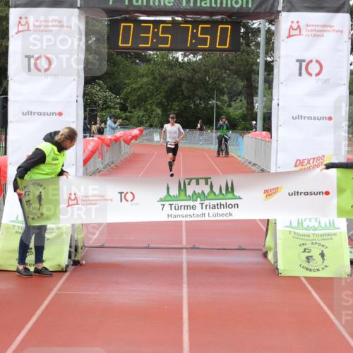 14.06.2026 - 7 Türme Triathlon Andreas Tolksdorf http://msf.ph/oto/9802327 14.06.2026 14:57:49 Ziel 805 meine-sportfotos.de