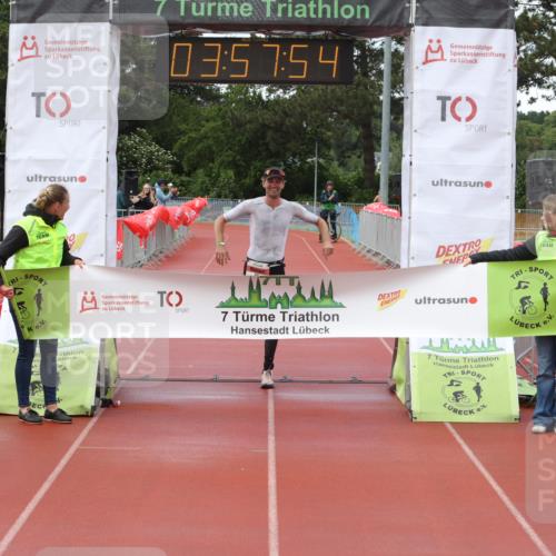 14.06.2026 - 7 Türme Triathlon Andreas Tolksdorf http://msf.ph/oto/9802361 14.06.2026 14:57:53 Ziel 805 meine-sportfotos.de