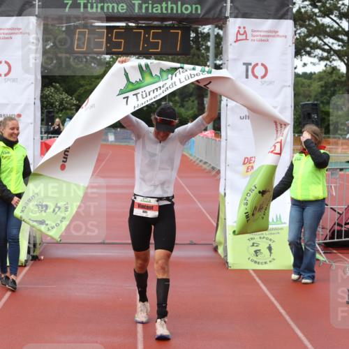 14.06.2026 - 7 Türme Triathlon Andreas Tolksdorf http://msf.ph/oto/9802395 14.06.2026 14:57:56 Ziel 805 meine-sportfotos.de