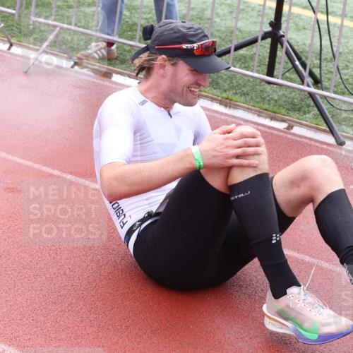 14.06.2026 - 7 Türme Triathlon Andreas Tolksdorf http://msf.ph/oto/9802418 14.06.2026 14:58:17 Ziel  meine-sportfotos.de