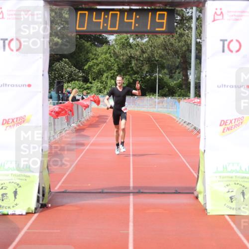 14.06.2026 - 7 Türme Triathlon Andreas Tolksdorf http://msf.ph/oto/9802522 14.06.2026 15:04:19 Ziel 878 meine-sportfotos.de