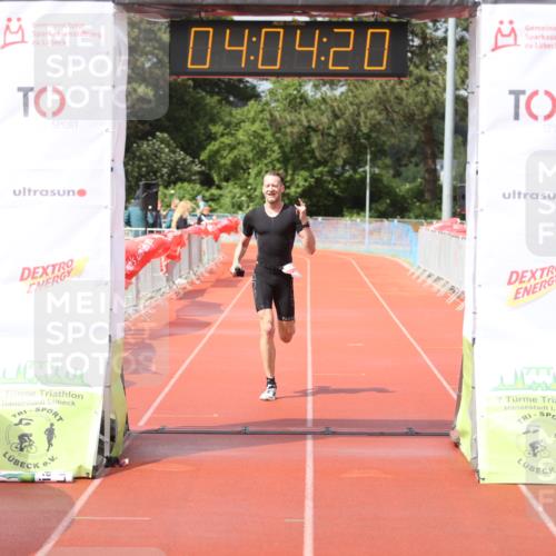 14.06.2026 - 7 Türme Triathlon Andreas Tolksdorf http://msf.ph/oto/9802533 14.06.2026 15:04:20 Ziel 878 meine-sportfotos.de