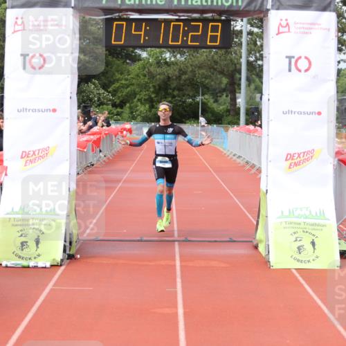 14.06.2026 - 7 Türme Triathlon Andreas Tolksdorf http://msf.ph/oto/9802653 14.06.2026 15:10:26 Ziel 1136 meine-sportfotos.de