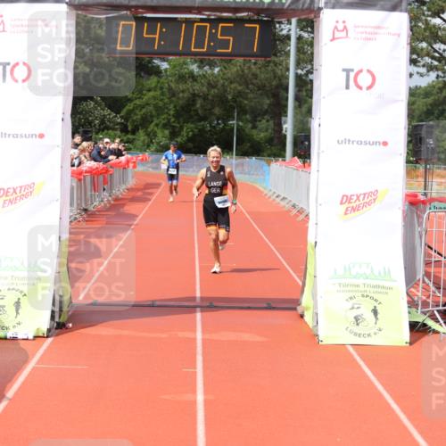 14.06.2026 - 7 Türme Triathlon Andreas Tolksdorf http://msf.ph/oto/9802709 14.06.2026 15:10:56 Ziel 931, 1042 meine-sportfotos.de
