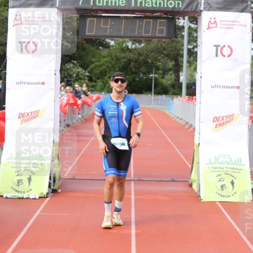 14.06.2026 - 7 Türme Triathlon Andreas Tolksdorf http://msf.ph/oto/9802740 14.06.2026 15:11:04 Ziel 931, 1042 meine-sportfotos.de