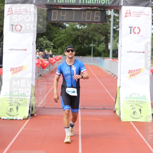 14.06.2026 - 7 Türme Triathlon Andreas Tolksdorf http://msf.ph/oto/9802743 14.06.2026 15:11:05 Ziel 931, 1042 meine-sportfotos.de