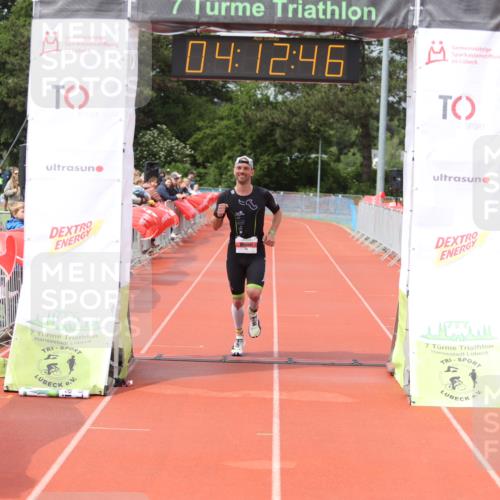 14.06.2026 - 7 Türme Triathlon Andreas Tolksdorf http://msf.ph/oto/9802778 14.06.2026 15:12:45 Ziel 757 meine-sportfotos.de