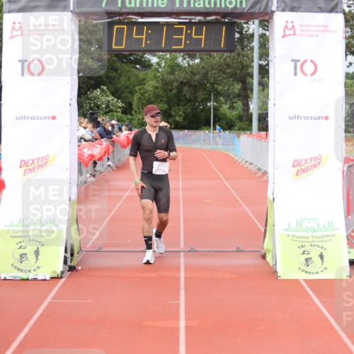 14.06.2026 - 7 Türme Triathlon Andreas Tolksdorf http://msf.ph/oto/9802811 14.06.2026 15:13:39 Ziel 924 meine-sportfotos.de